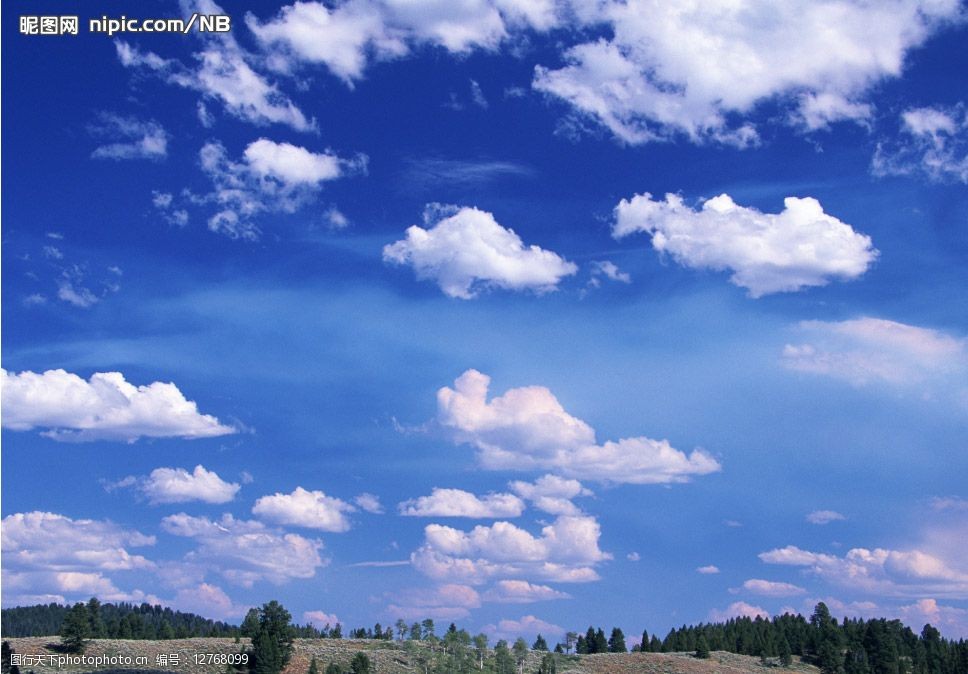 关键词:蓝天白云树林 天空 云 蓝天 白云 蓝天白云 自然景观 自然风景